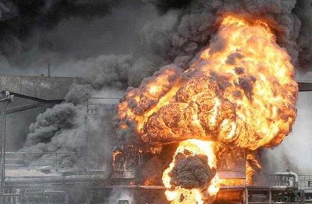 عرقلت حركة المرور .. لحظة تفجير صخرة ضخمة في كاليفورنيا «فيديو»