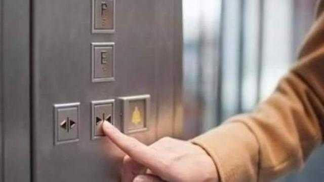 إنقاذ شخص من داخل أسانسير بعد تعطله في أكتوبر
