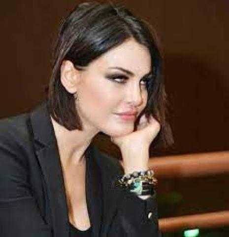 دارين حداد بإطلالة مثيرة في أحدث ظهور لها