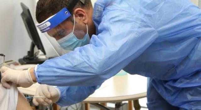 الصحة توجه بإطلاق قوافل طبية في مراكز تلقي لقاحات كورونا