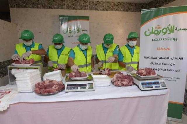 تنفيذا لمبادرة «إطعام الطعام» .. توزيع لحوم على 6350 أسرة في قنا
