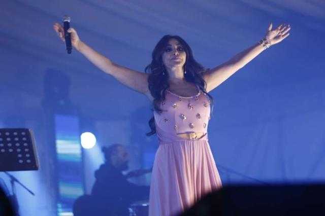 إليسا تخطف الأنظار في حفل دعم مرضى السرطان.. صور