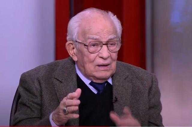 29 يناير.. الحكم في دعوى ابنة الفنان رشوان توفيق ضد والدها