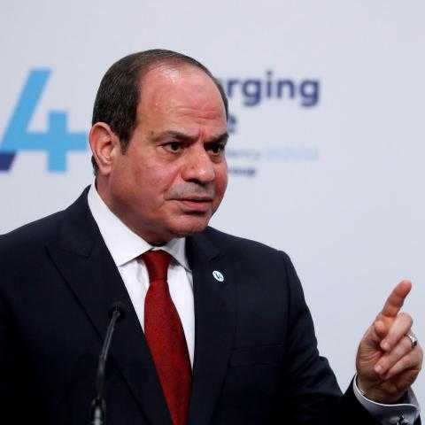 السيسي لأهالي الشهداء : «أولادكم دفعوا ثمن كبير ولا يمكن تعويضه»