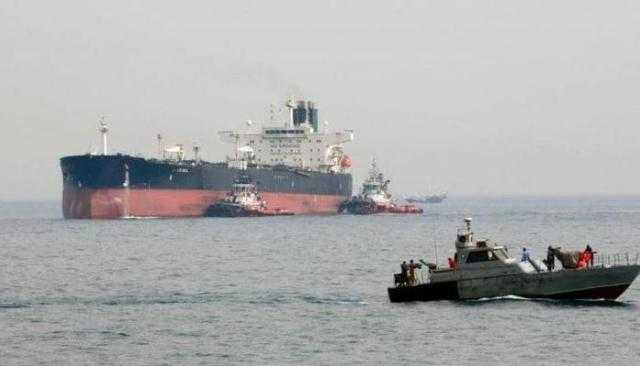 الجيش الأمريكي يحتجز سفينة قادمة من إيران.. والكشف عن حمولتها