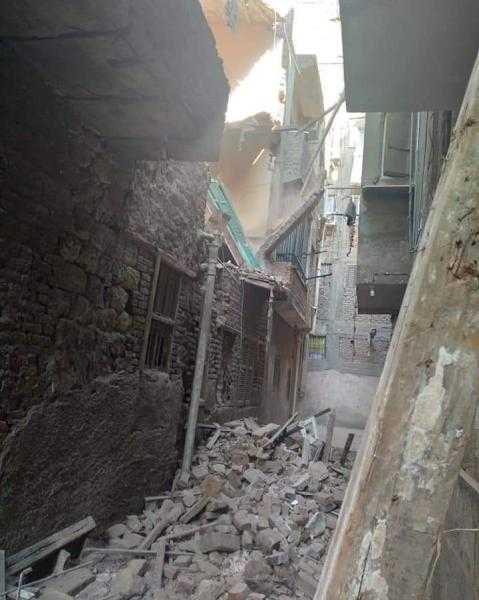 استخراج جثة سيدة من أسفل أنقاض عقار الخليفة المنهار