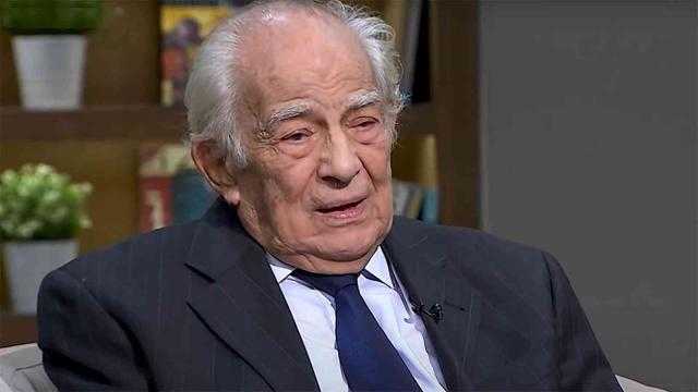 ”بطلان عقد قسمة شاليه”.. تأجيل دعوى ابنة رشوان توفيق ضد والدها لـ14 فبراير
