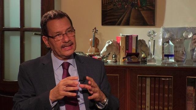 وزير التنمية الإدارية الأسبق: لدينا 6.7 مليون موظف حكومي ليس بينهم عمال النظافة والصيانة