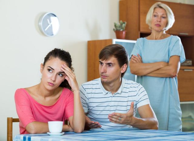 تدخل الأهل في الحياة الزوجية الخاصة