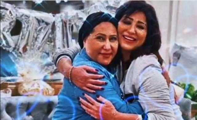 بالصورة.. وفاء عامر تحتفل بعيد ميلاد والدتها وهذه رسالتها لها