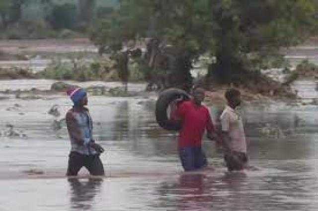 مقتل 3 وتشريد الآلاف في فيضانات بـ مالاوي (فيديو)