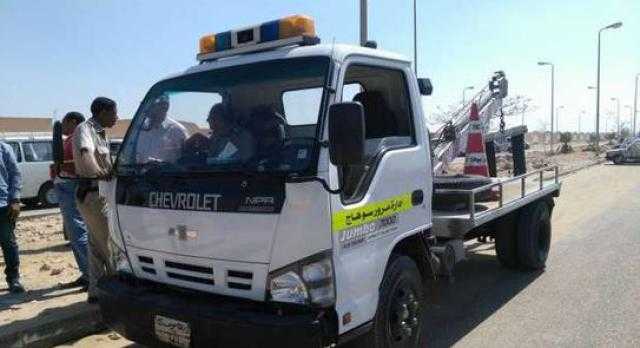 المرور يدفع بالأوناش لإزالة حادث تصادم سيارتين أعلى كوبري الجيزة