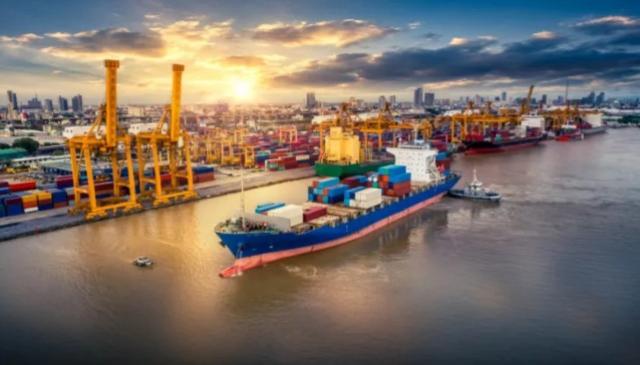 اليوم.. بحث إنشاء مراكز لتجارة السلع المصرية في «الرياض وجدة»