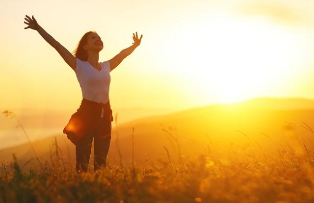 كشف فوائد التعرض للشمس - فيديو