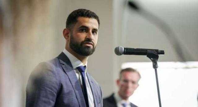 يالفيديو.. قصة شاب مصري لقُب بـ ”طبيب المشردين” وتزينت له دار أوبرا سيدني بأستراليا