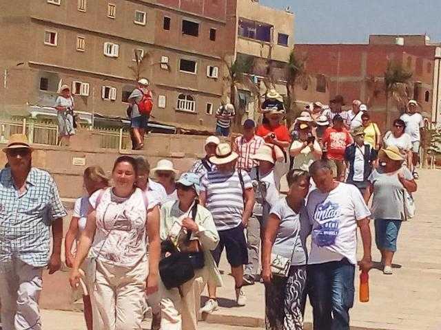 سوهاج تستقبل 52 سائحا أجنبيا لزيارة المناطق السياحية والأثرية
