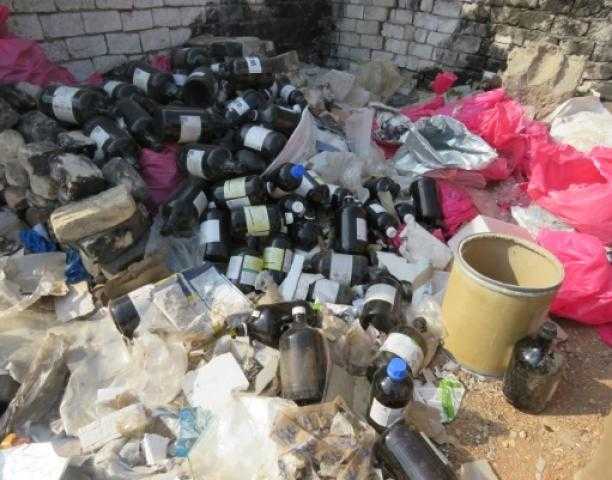 ضبط 15 طن نفايات طبية خطرة داخل مخزن بدون ترخيص بالشرقية