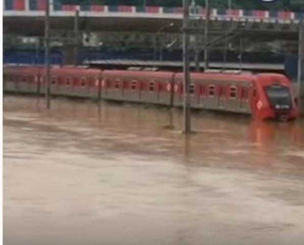 ارتفاع حصيلة ضحايا الفيضانات في أستراليا لـ 12 شخصًا «فيديو»