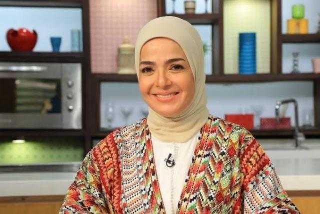 منى عبد الغني تحذر جمهورها بعد إصابتها بمتحور أوميكرون