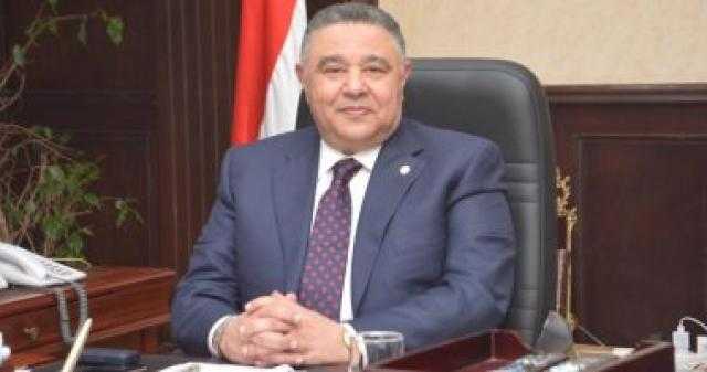 محافظ البحر الأحمر : لا يوجد أي منطقة تعاني عجزاً في المياه