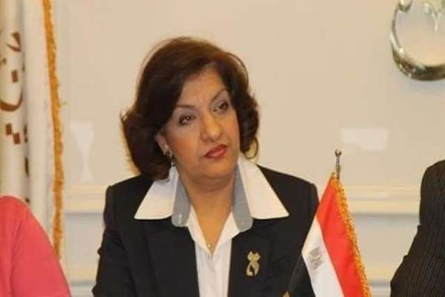النائبة ايفلين متى