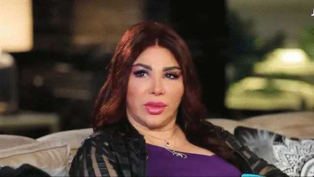 غادة إبراهيم: «فيفي عبده بتغسل الفنانات وتكفنهم بكفن سعودي»