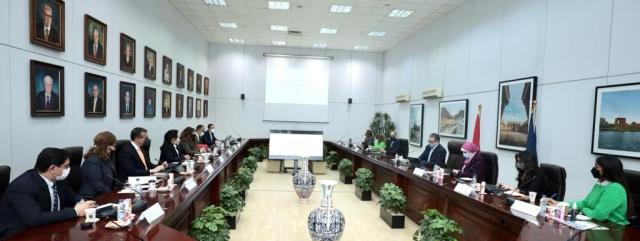 وزير السياحة يبحث استعدادات استقبال ضيوف مؤتمر المناخ