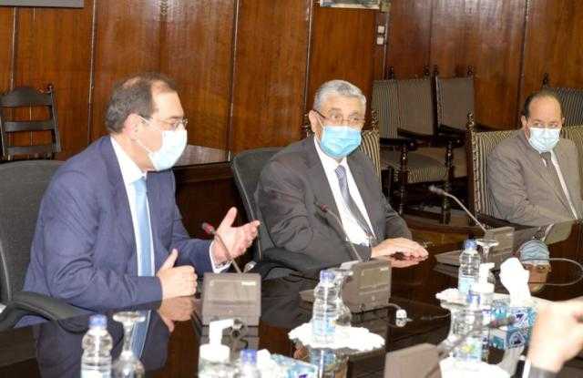 مباحثات مكثفة بين وزير البترول و«شاكر» لتوفير الغاز والوقود لمحطات الكهرباء