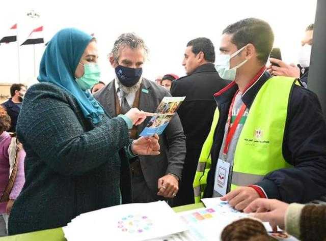 القباج وممثل يونيسيف بالقاهرة يتفقدان أنشطة الوزارة بمعرض الكتاب