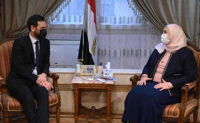 «التضامن» تبحث سبل تعزيز الشراكة مع «الصليب الأحمر» الدولي