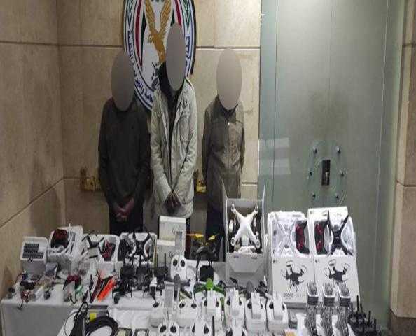 روَّجوا لبيعها على «فيس بوك».. ضبط المتهمين بالاتجار في طائرات «درون»