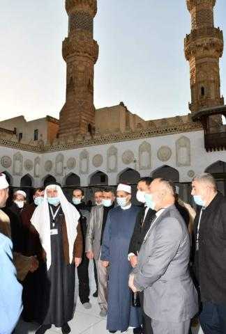 جولة ميدانية للأئمة الفلسطينيين بمسجدي الجامع الأزهر والإمام الحسين بالقاهرة (صور)