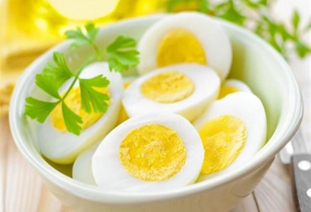 كرتونة البيض ترتفع اليوم الإثنين بالمزرعة