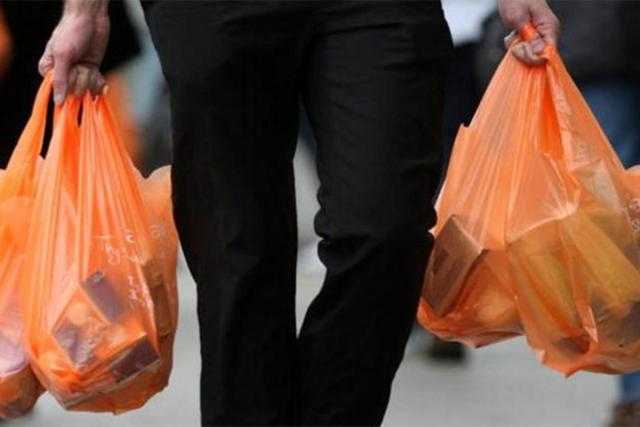دبي تفرض غرامة مالية على استخدام الأكياس البلاستيكية