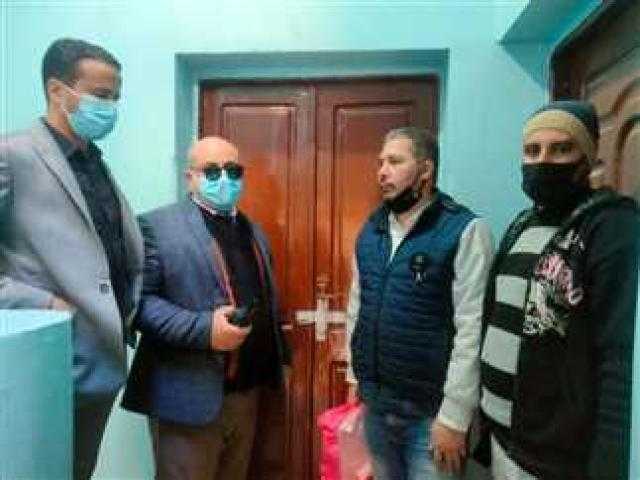 ضبط عامل بالمعاش ينتحل صفة طبيب في المنيا