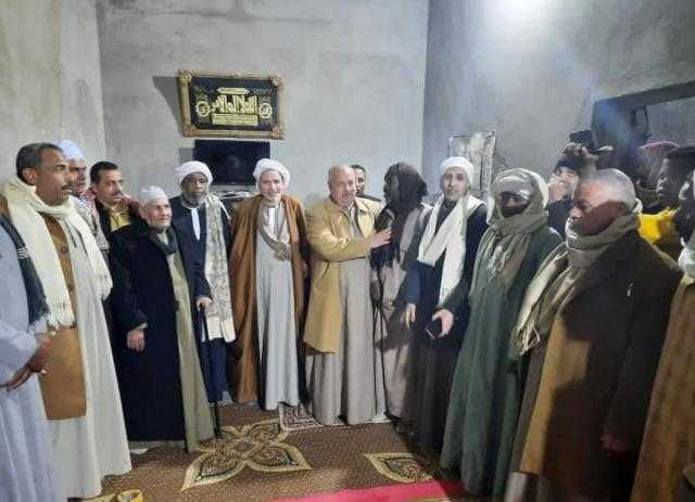 بالصور.. جلسة صلح تنهي خصومة ثأرية بين عائلتين بالصف