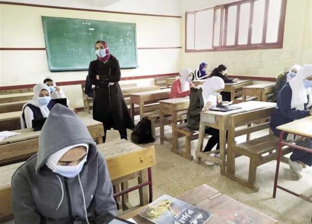 لم ينجح أحد .. تفاصيل رسوب طلاب أولى ثانوي في مدرسة بسوهاج