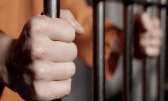 تخصص في الخطف والسرقة.. القبض على أحد العناصر الإجرامية بقنا