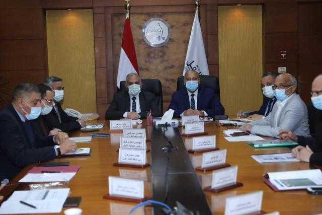 مباحثات بين «النقل» و«الري» لمتابعة المشروعات المجاورة لخطوط السكك الحديدية