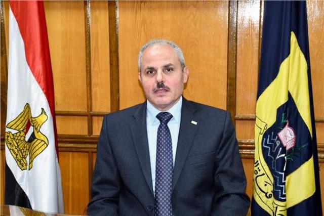 ناصر مندور رئيس جامعة قناة السويس
