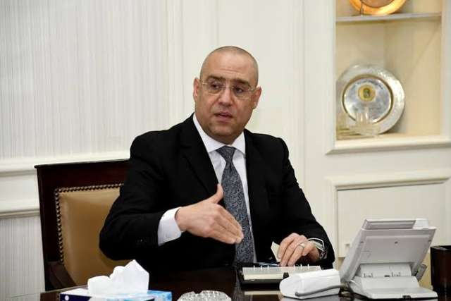 وزير الإسكان 