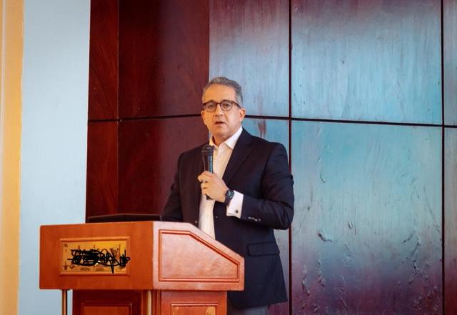 وزيرا «البيئة» و«السياحة» ومحافظ جنوب سيناء يشهدون ورشة «الطاقة الشمسية»
