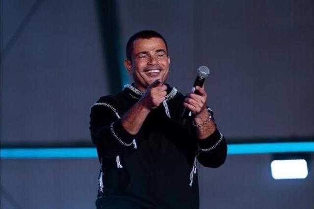 بحضور كامل العدد.. عمرو دياب يلهب حماس جمهوره في حفل المنارة