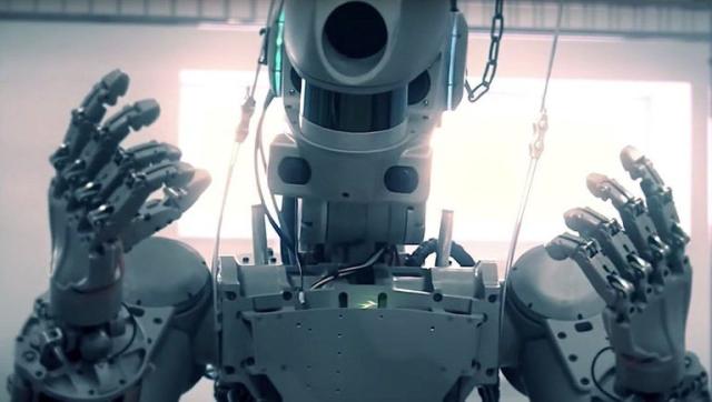 يعمل بنظام أفاتر.. كل ما تريد معرفته عن أول روبوت فضائي