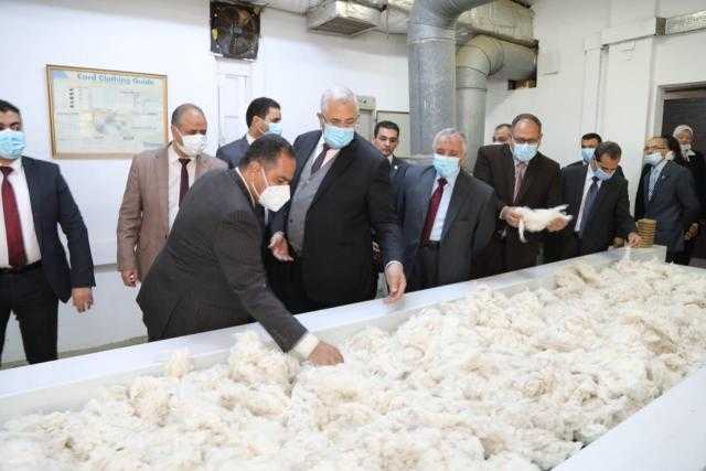 وزير الزراعة يوجه بتوفير تقاوي القطن مبكرا للمزارعين