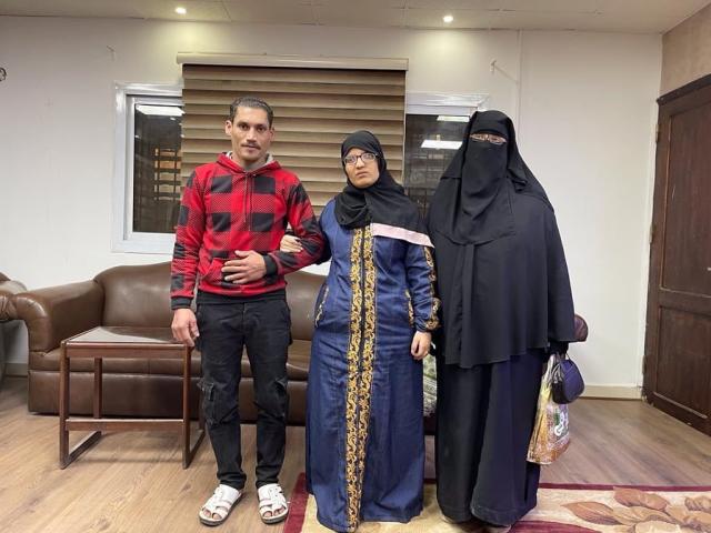 الشاب والفتاة داخل قسم الشرطة