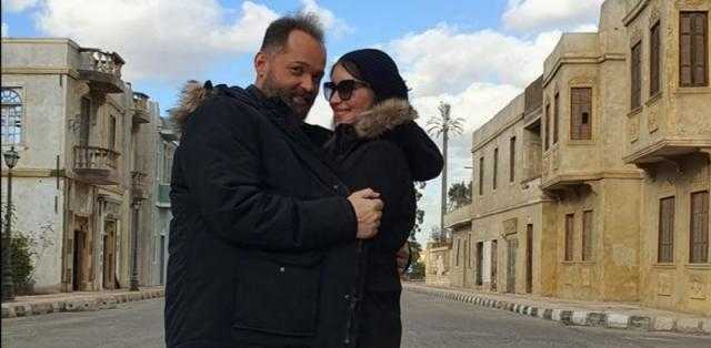 محمد محمود عبد العزيز يغازل زوجته في عيد الحب