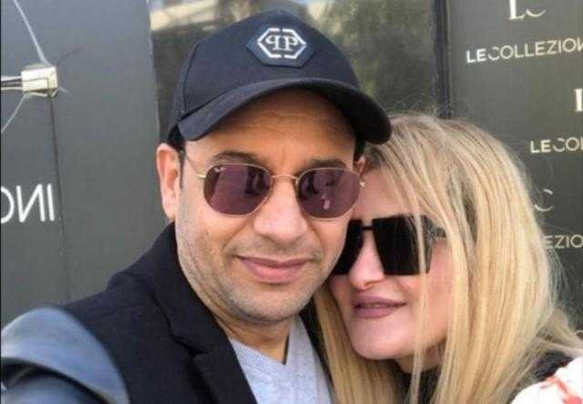 برسالة رومانسية.. مصطفى قمر يهنئ زوجته بعيد الحب