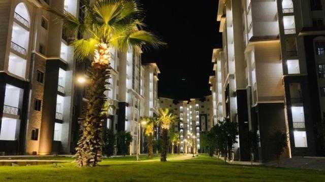 «خبير عقاري» يكشف حقيقة تخصيص «الشقق» في العاصمة الإدارية لفئات معينة