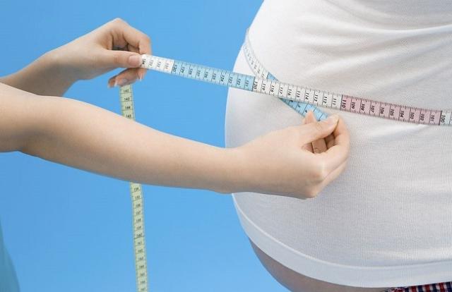 تسبب 195 مرضًا.. استشاري تغذية تحذر من خطورة السمنة «فيديو»